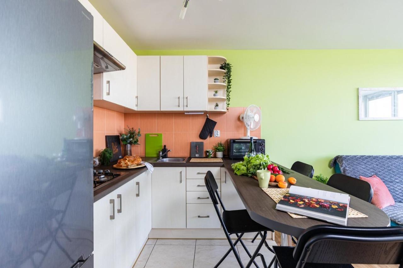 Apartment Superapart Saska 48a, Sleek 6th-floor With Balcony & Elevator Access Warschau