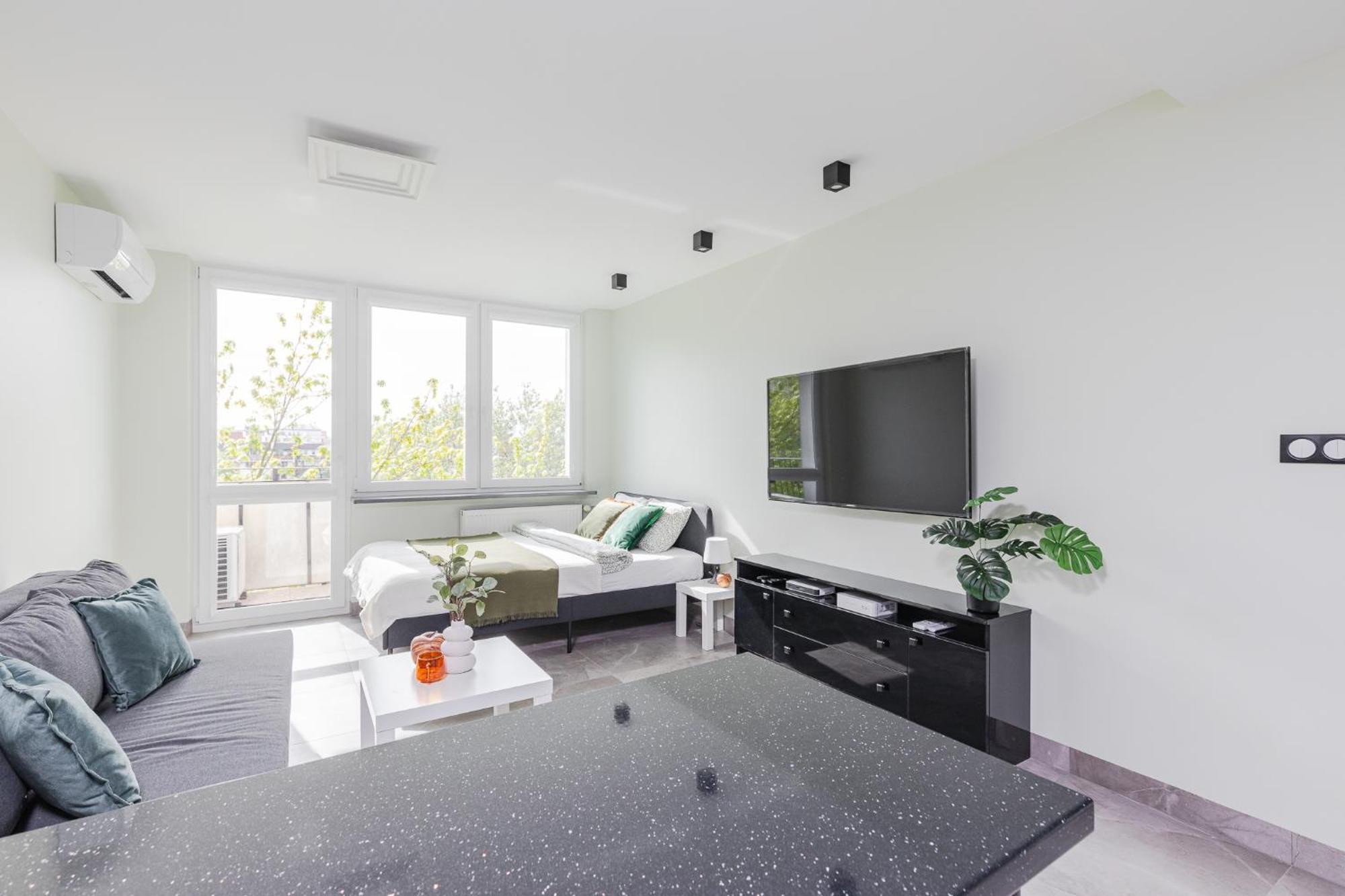 Superapart Saska 48a, Sleek 6th-floor With Balcony & Elevator Access * Warschau