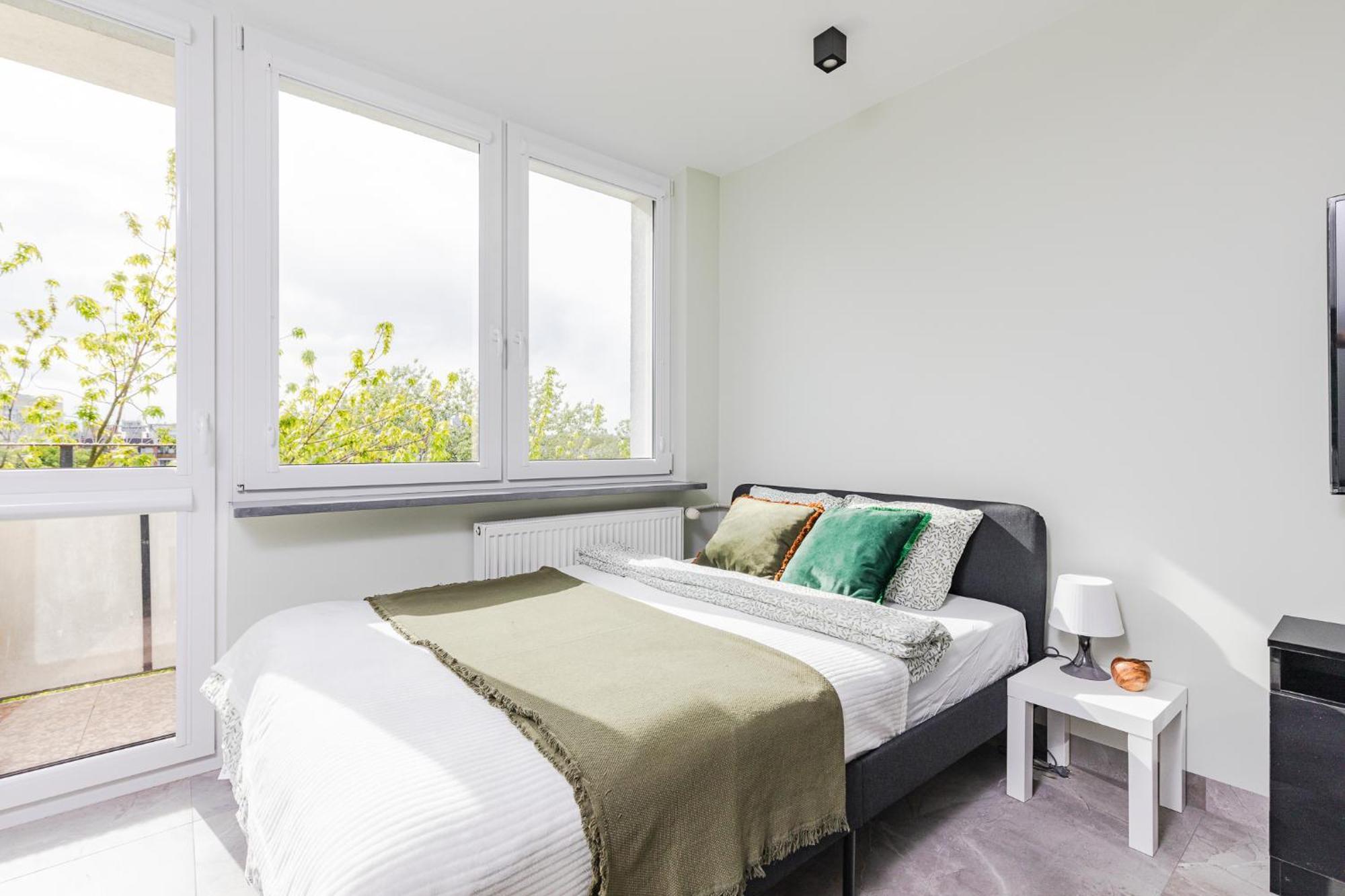 Superapart Saska 48a, Sleek 6th-floor With Balcony & Elevator Access Apartment Warschau